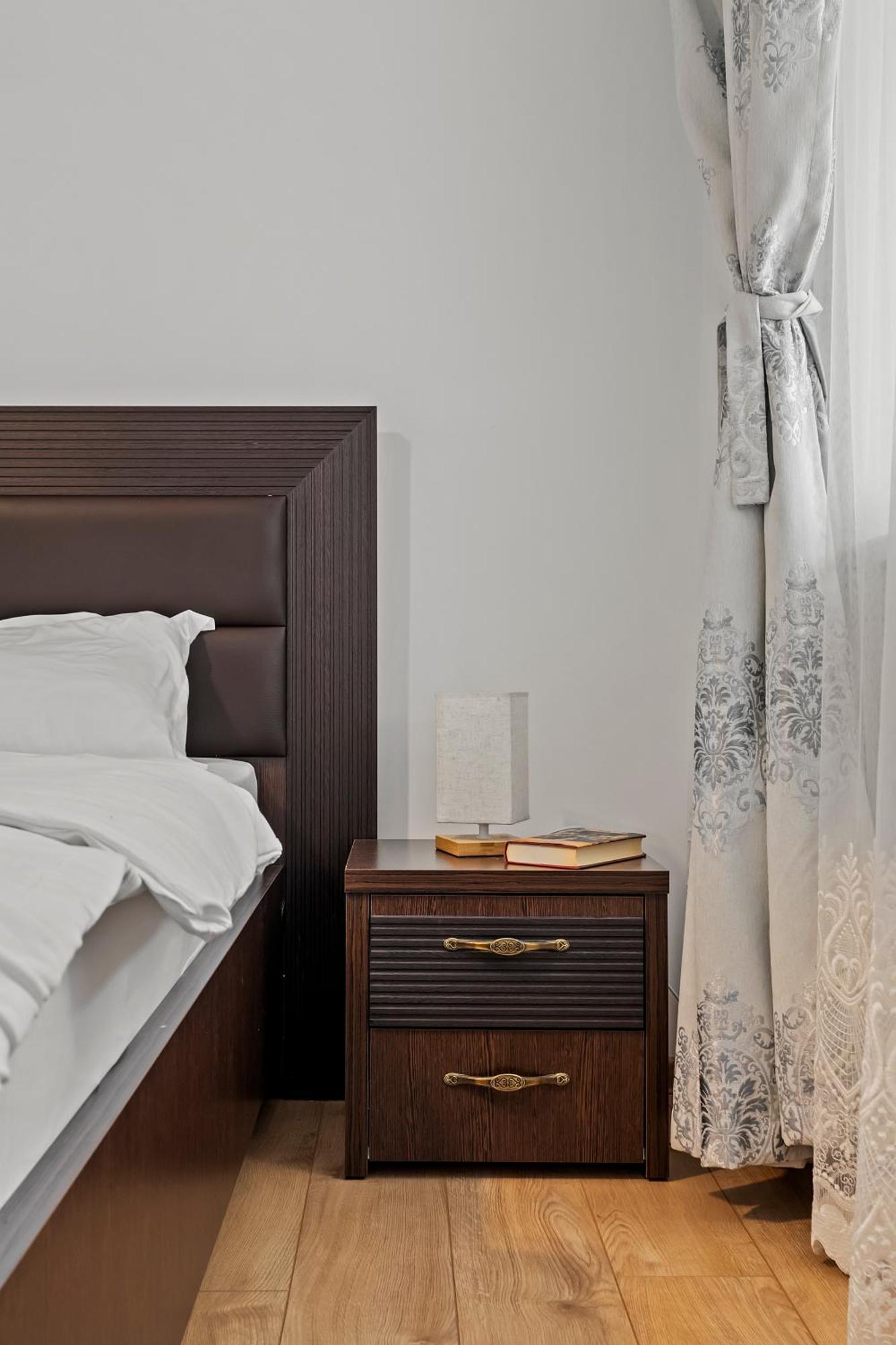 Apartament De Lux Drumul Taberei Bukarest Kültér fotó