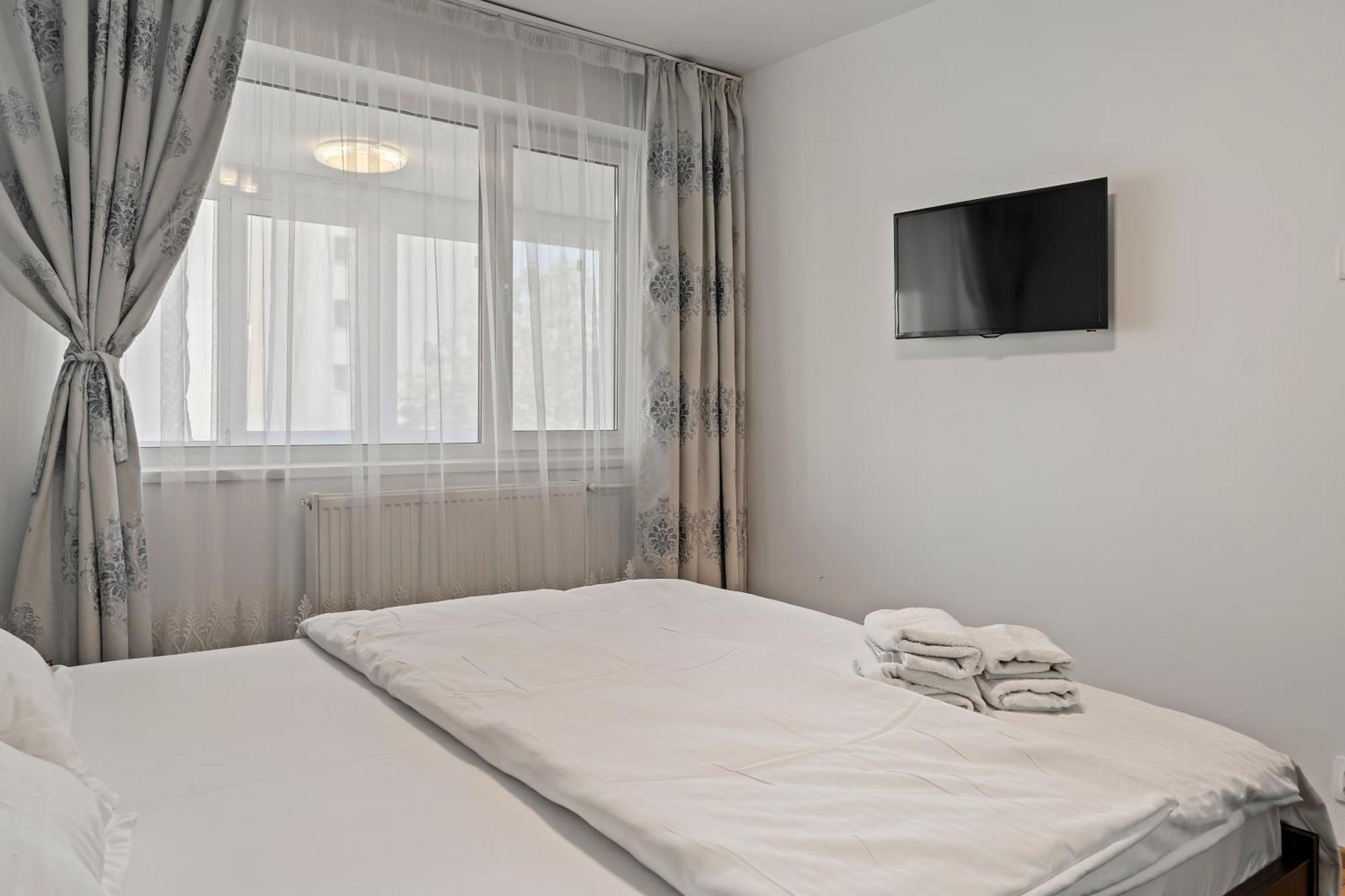 Apartament De Lux Drumul Taberei Bukarest Kültér fotó