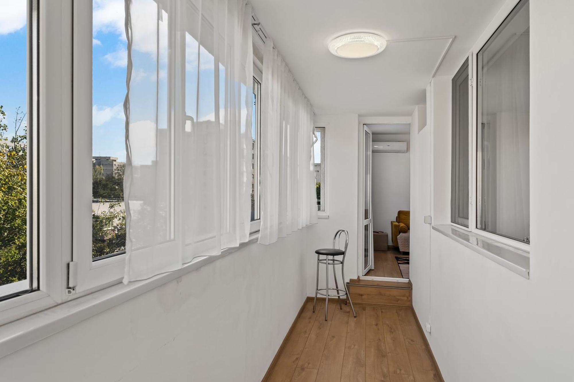 Apartament De Lux Drumul Taberei Bukarest Kültér fotó